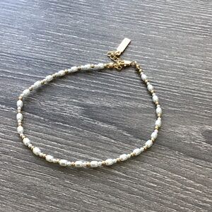 Chic Gold and White Beaded Anklet